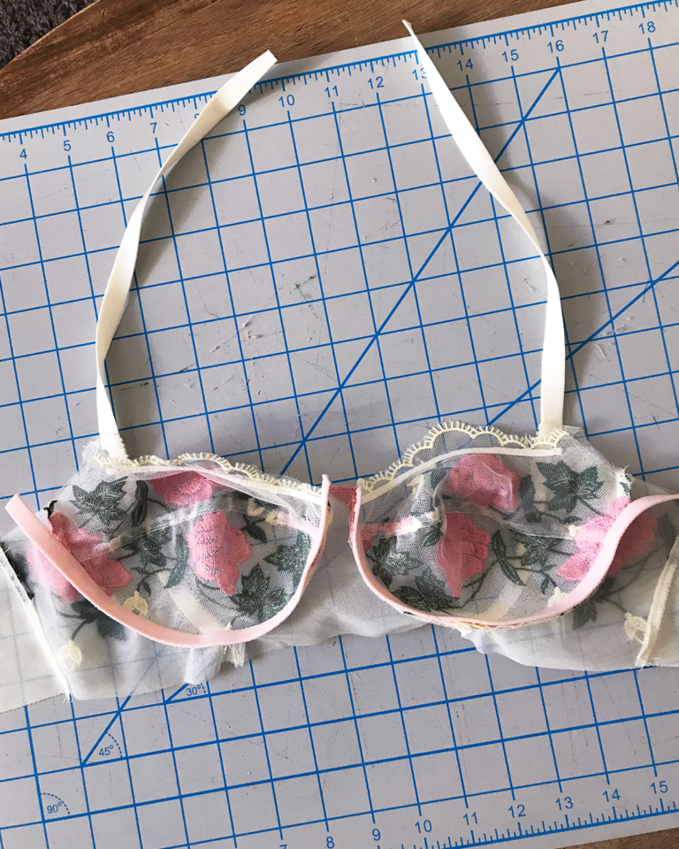 Black Beauty Bra View B SewAlong // Part Ten Sewing Channeling